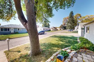 705 Glenview Dr, Albert Lea, MN 56007 - Photo 37