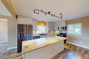 705 Glenview Dr, Albert Lea, MN 56007 - Photo 7