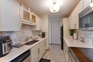1181 Edgcumbe Rd, Saint Paul, MN 55105 - Photo 13