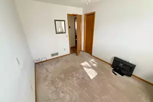 54067 267 St, Lansing, MN 55950 - Photo 15