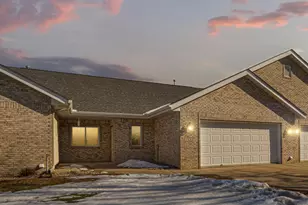 113 S West St, Belle Plaine, MN 56011 - Photo 1