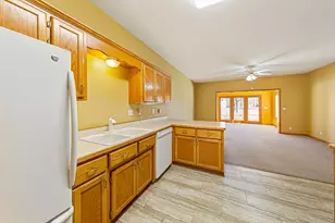 113 S West St, Belle Plaine, MN 56011 - Photo 5