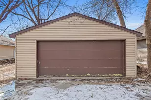 511 Edmund Ave W, Saint Paul, MN 55103 - Photo 21