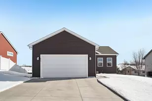 856 Ridgecrest Street, River Falls, WI 54022 - Photo 3