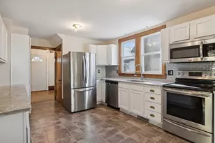 1329 Hague Ave, Saint Paul, MN 55104 - Photo 9