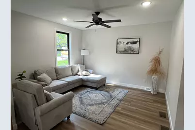 309 Central Avenue S, Geneva, MN 56035 - Photo 9