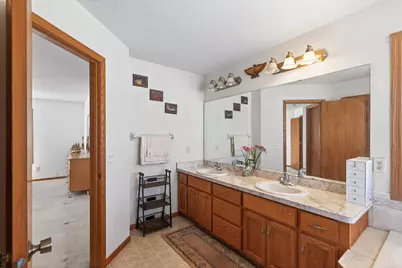 9727 Linden Avenue N, Brooklyn Park, MN 55443 - Photo 29