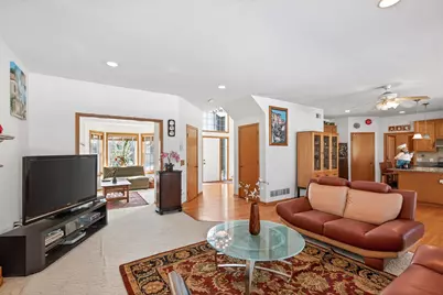 9727 Linden Avenue N, Brooklyn Park, MN 55443 - Photo 15