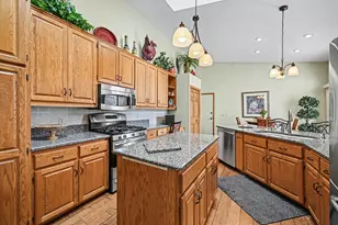 1723 Donegal Dr, Woodbury, MN 55125 - Photo 13