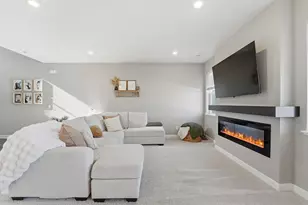 1927 Prospect Ln, Carver, MN 55315 - Photo 7