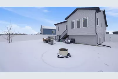 2551 72nd Avenue S, Fargo, ND 58104 - Photo 3