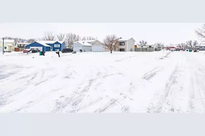 105 Evergreen Circle, West Fargo, ND 58078 - Photo 5