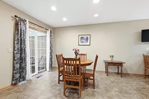 1900 Magnolia Pl, Hudson, WI 54016 - Photo 9