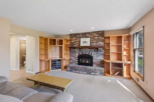 812 Oriole Ln, Chaska, MN 55318 - Photo 5
