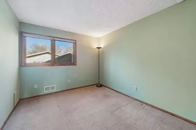 812 Oriole Lane, Chaska, MN 55318 - Photo 35