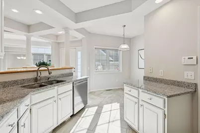 2437 Skyline Drive, Bloomington, MN 55425 - Photo 7