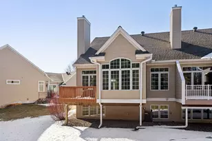 2437 Skyline Dr, Bloomington, MN 55425 - Photo 29