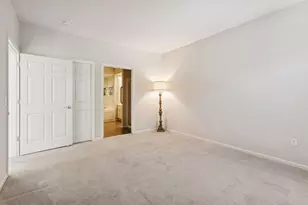 2437 Skyline Dr, Bloomington, MN 55425 - Photo 17