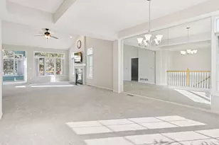 2437 Skyline Dr, Bloomington, MN 55425 - Photo 11