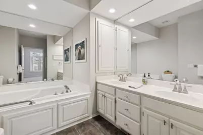 2437 Skyline Drive, Bloomington, MN 55425 - Photo 19