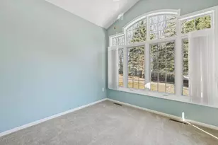 2437 Skyline Dr, Bloomington, MN 55425 - Photo 15