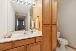 2437 Skyline Dr, Bloomington, MN 55425 - Photo 25