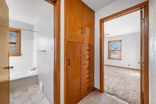 315 E 12th St, Blue Earth, MN 56013 - Photo 13