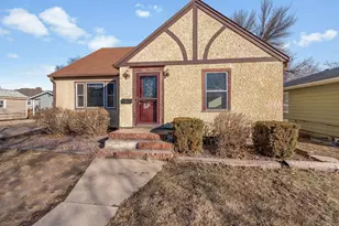 315 E 12th St, Blue Earth, MN 56013 - Photo 1