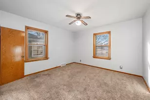 315 E 12th St, Blue Earth, MN 56013 - Photo 15