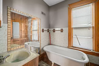 614 N Estey Street, Luverne, MN 56156 - Photo 9