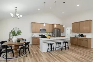 15110 Eileen Cir, Burnsville, MN 55306 - Photo 9