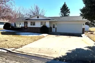 105 Buckeye Dr, Montevideo, MN 56265 - Photo 1