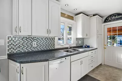 7649 46th Avenue N, New Hope, MN 55428 - Photo 7