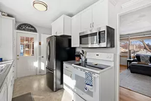 7649 46th Ave N, New Hope, MN 55428 - Photo 9