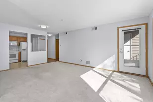 2496 County Rd C2 W, Roseville, MN 55113 - Photo 9