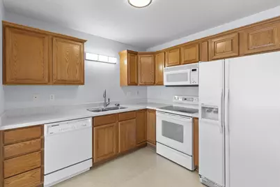 2496 County Road C2 W #109, Roseville, MN 55113 - Photo 15