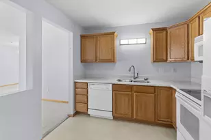 2496 County Rd C2 W, Roseville, MN 55113 - Photo 11