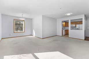 2496 County Rd C2 W, Roseville, MN 55113 - Photo 7