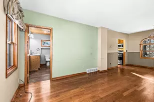 302 River Bluff Ave, Sandstone, MN 55072 - Photo 7