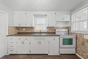 2740 Larch Ln N, Plymouth, MN 55441 - Photo 17