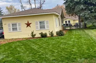 2740 Larch Ln N, Plymouth, MN 55441 - Photo 3