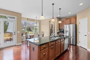 10723 Maple Blvd, Woodbury, MN 55129 - Photo 7