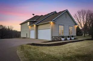 10140 Deer Haven Ct, Lakeville, MN 55044 - Photo 5