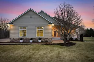 10140 Deer Haven Ct, Lakeville, MN 55044 - Photo 3