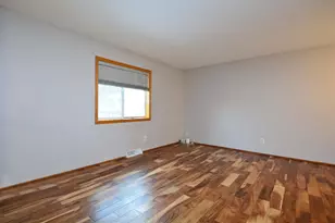 323 Morningside Cir, Saint Paul, MN 55119 - Photo 9