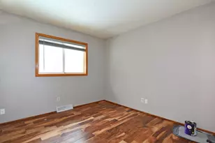 323 Morningside Cir, Saint Paul, MN 55119 - Photo 11