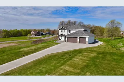 433 60th Avenue SE, Saint Cloud, MN 56304 - Photo 1
