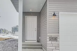 2516 38th Ave S, Moorhead, MN 56560 - Photo 3