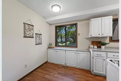 2106 Tamarin Trail, Golden Valley, MN 55427 - Photo 7