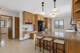 338 William Lake Shore Dr, Waconia, MN 55387 - Photo 9